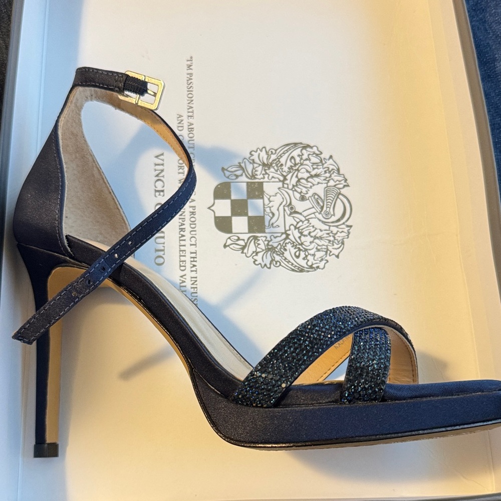 Vince Camuto Navy blue heels - Picture 2 of 5